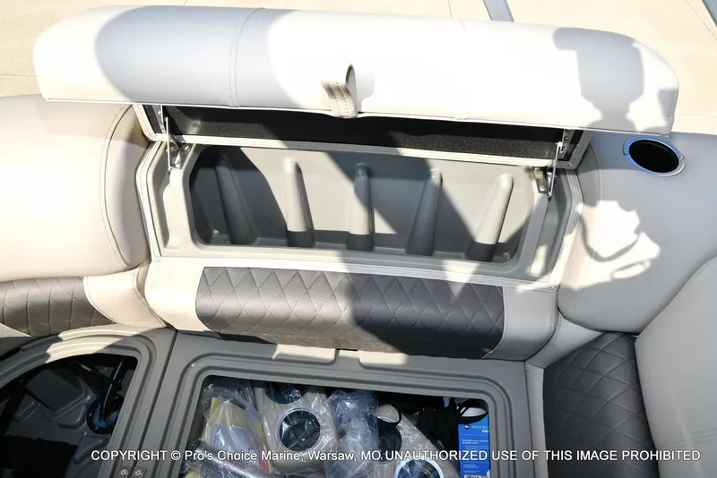 Slide: The Image of Sun Tracker Party Barge 22 DLX w/150 Mercury 4 Stroke 2025 - 37