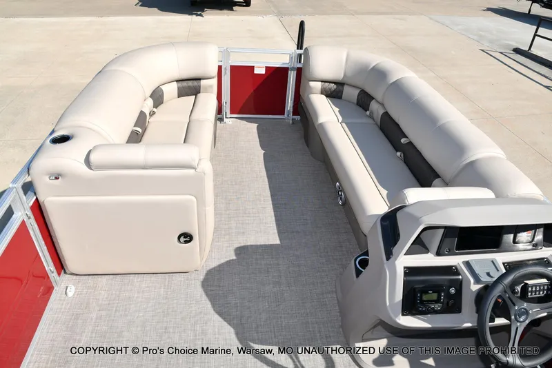 Slide: The Image of Sun Tracker Party Barge 22 DLX w/150 Mercury 4 Stroke 2025 - 40