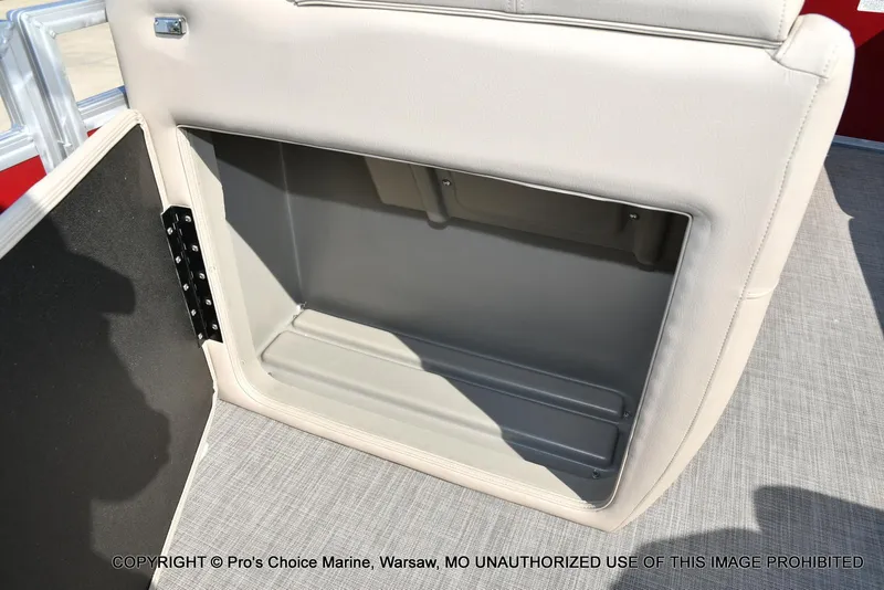 Slide: The Image of Sun Tracker Party Barge 22 DLX w/150 Mercury 4 Stroke 2025 - 43