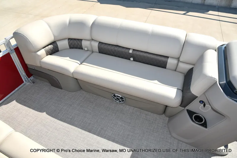 Slide: The Image of Sun Tracker Party Barge 22 DLX w/150 Mercury 4 Stroke 2025 - 44