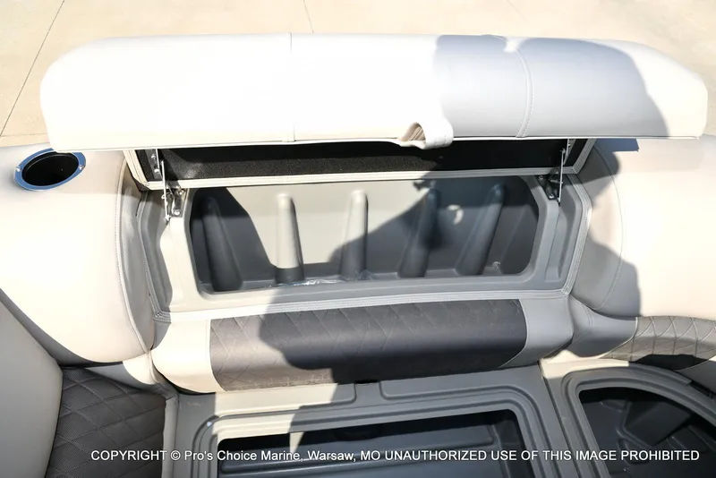 Slide: The Image of Sun Tracker Party Barge 22 DLX w/150 Mercury 4 Stroke 2025 - 51