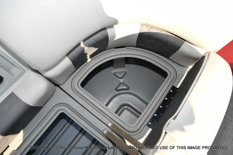 Slide: The Image of Sun Tracker Party Barge 22 DLX w/150 Mercury 4 Stroke 2025 - 53