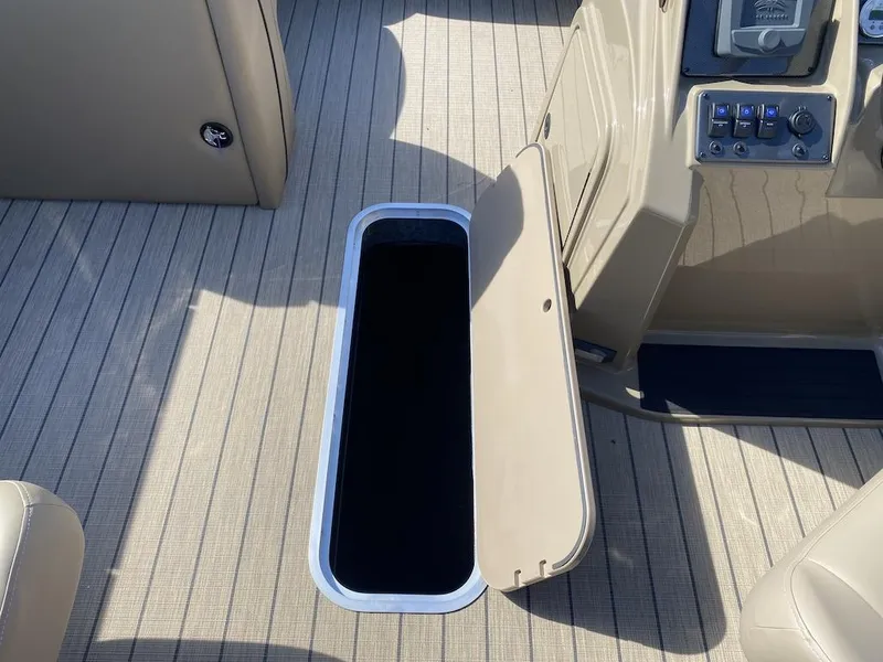 Slide: The Image of Starcraft EXS 1 HB4 2025 - 9