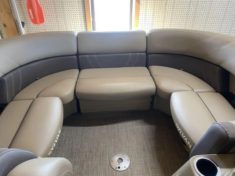 Slide: The Image of Sylvan 820 CLZ DH 2025 - 13