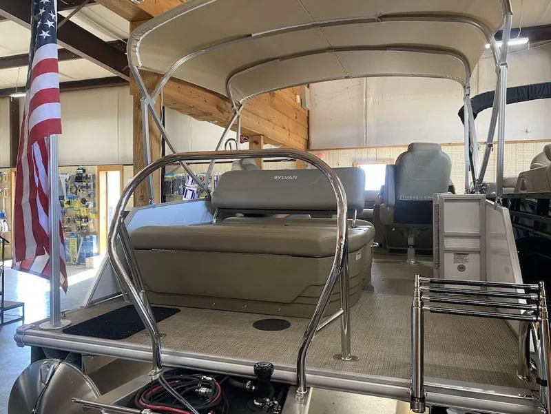 Slide: The Image of Sylvan 820 CLZ DH 2025 - 5