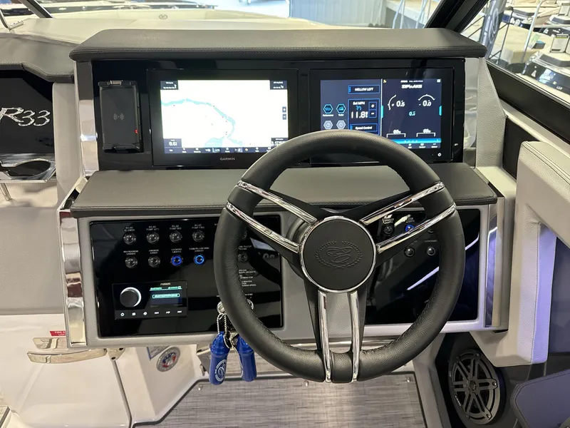 Slide: The Image of Cobalt R33 Surf 2025 - 10