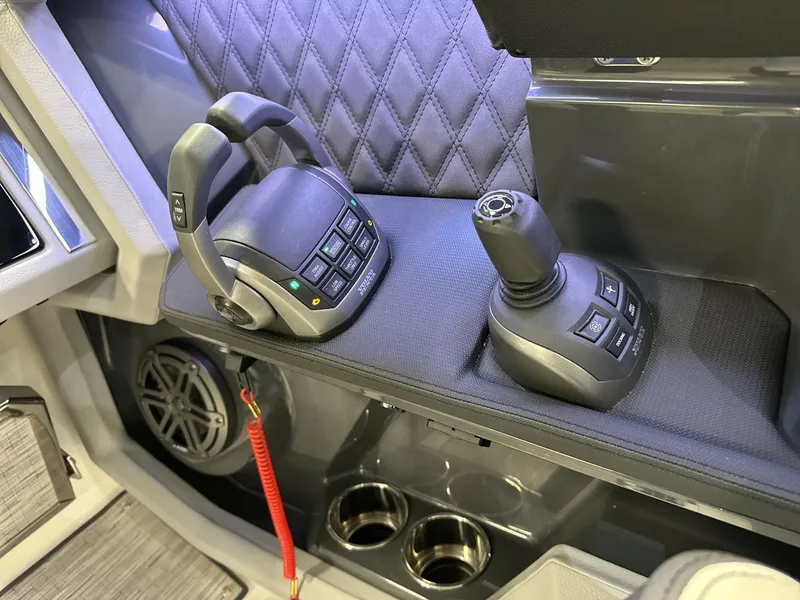 Slide: The Image of Cobalt R33 Surf 2025 - 11