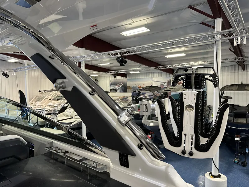 Slide: The Image of Cobalt R33 Surf 2025 - 20