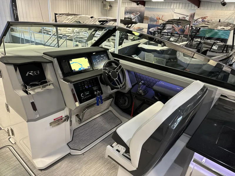 Slide: The Image of Cobalt R33 Surf 2025 - 9