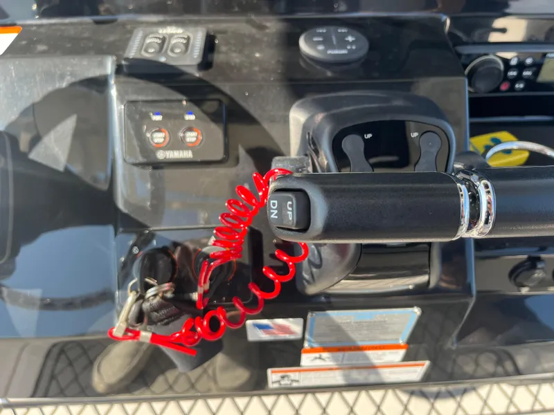 Slide: The Image of Control panel of a 2019 Wellcraft 262 Fisherman boat with Yamaha components. - 23