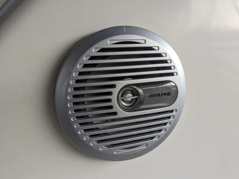 Slide: The Image of Alpine speaker on 2000 Sea Ray 310 Sundancer boat. - 31