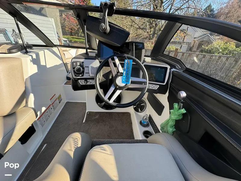 Slide: The Image of 2017 Malibu 21VLX for sale in Lake Oswego, OR - 11