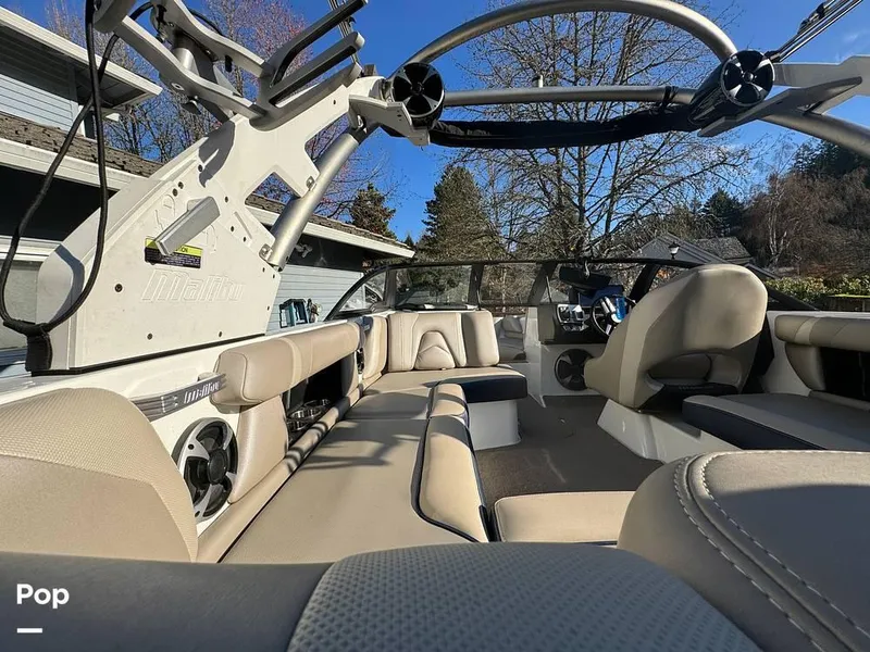 Slide: The Image of 2017 Malibu 21VLX for sale in Lake Oswego, OR - 14