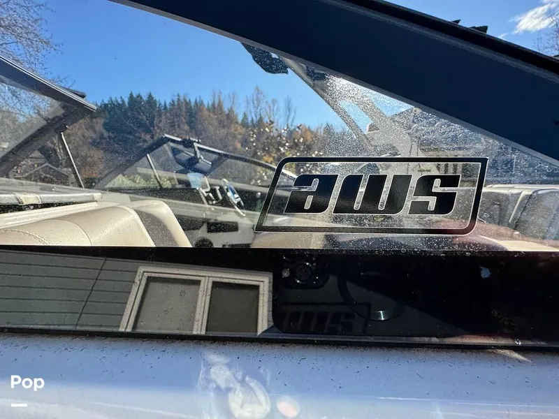 Slide: The Image of 2017 Malibu 21VLX for sale in Lake Oswego, OR - 15