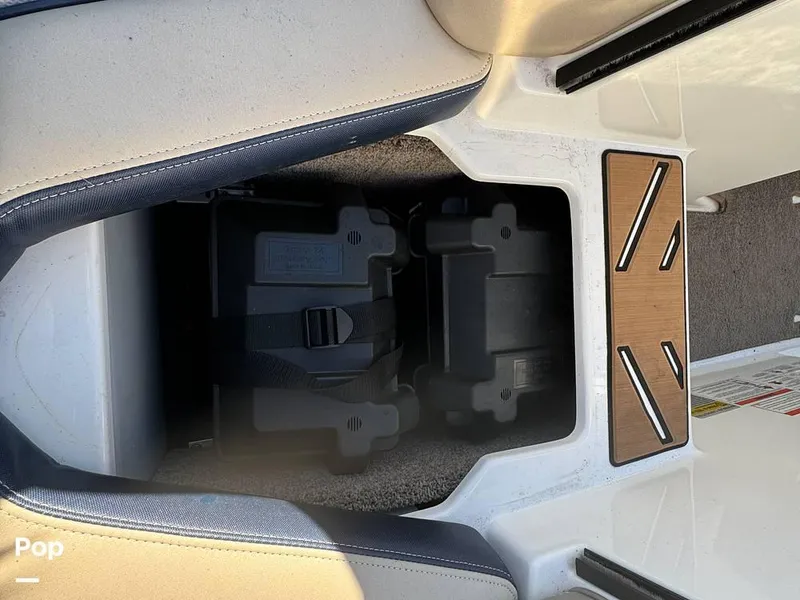 Slide: The Image of 2017 Malibu 21VLX for sale in Lake Oswego, OR - 27