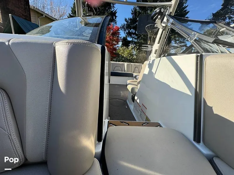 Slide: The Image of 2017 Malibu 21VLX for sale in Lake Oswego, OR - 28