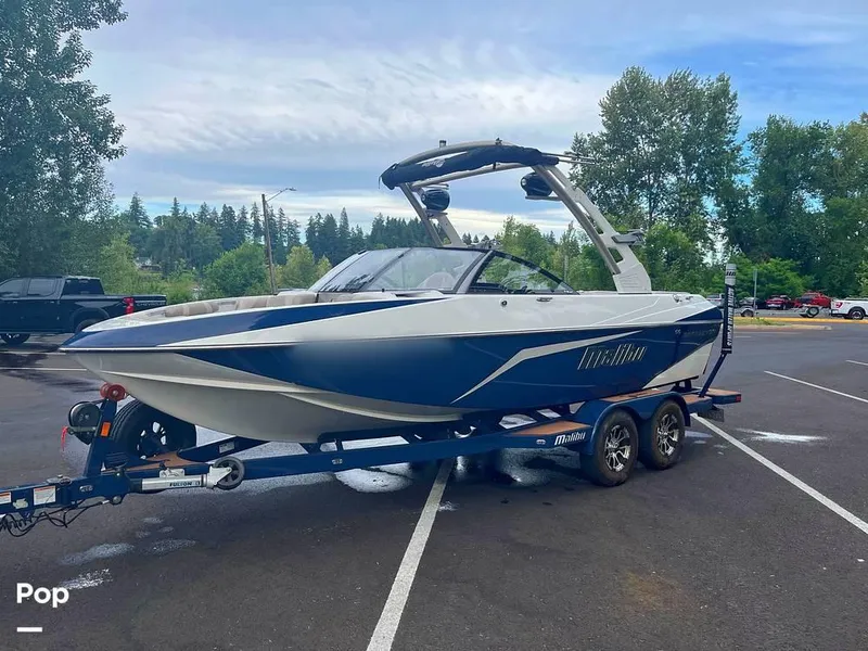 Slide: The Image of 2017 Malibu 21VLX for sale in Lake Oswego, OR - 3
