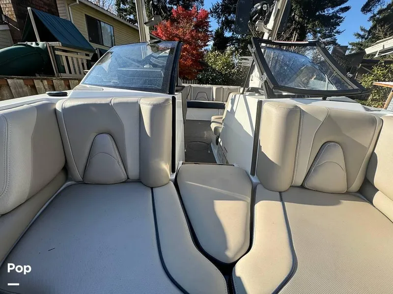 Slide: The Image of 2017 Malibu 21VLX for sale in Lake Oswego, OR - 31