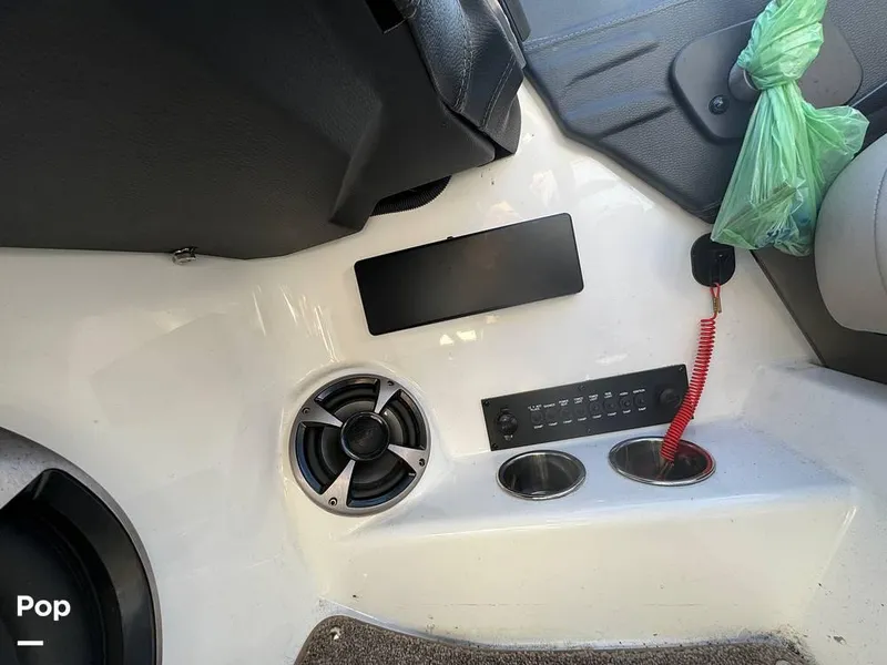 Slide: The Image of 2017 Malibu 21VLX for sale in Lake Oswego, OR - 35