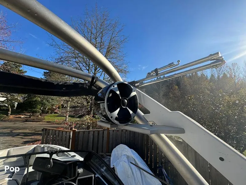 Slide: The Image of 2017 Malibu 21VLX for sale in Lake Oswego, OR - 42