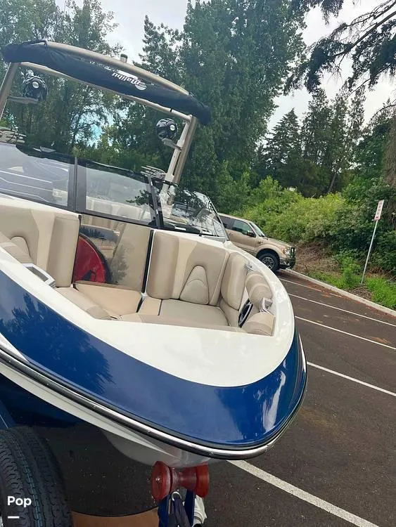Slide: The Image of 2017 Malibu 21VLX for sale in Lake Oswego, OR - 5
