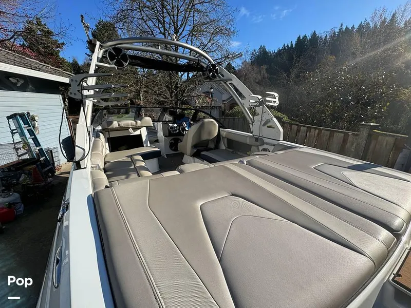 Slide: The Image of 2017 Malibu 21VLX for sale in Lake Oswego, OR - 58
