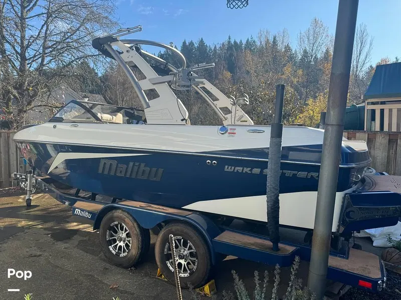 Slide: The Image of 2017 Malibu 21VLX for sale in Lake Oswego, OR - 6