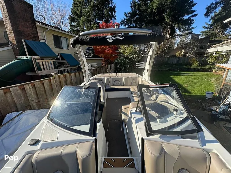Slide: The Image of 2017 Malibu 21VLX for sale in Lake Oswego, OR - 9