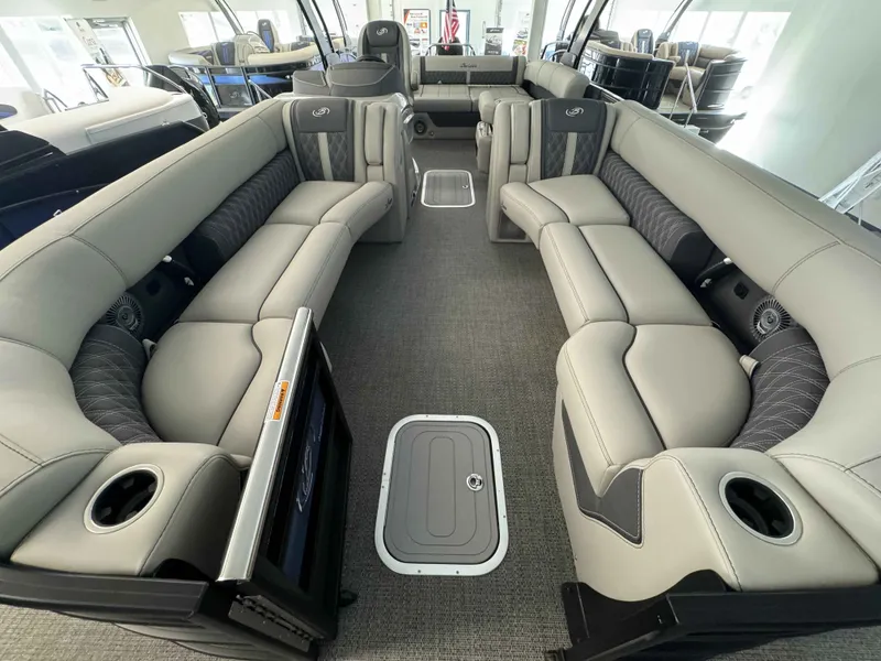 Slide: The Image of Barletta LUSSO 25U 2025 - 7