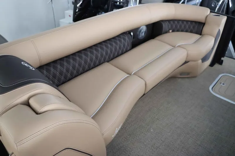 Slide: The Image of Barletta Lusso 25MA 2025 - 15