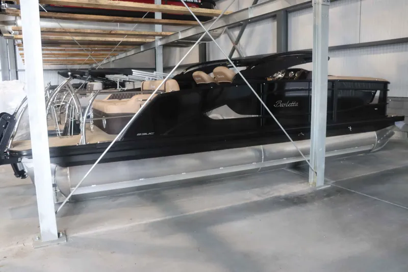 Slide: The Image of Barletta Lusso 23UC 2025 - 5