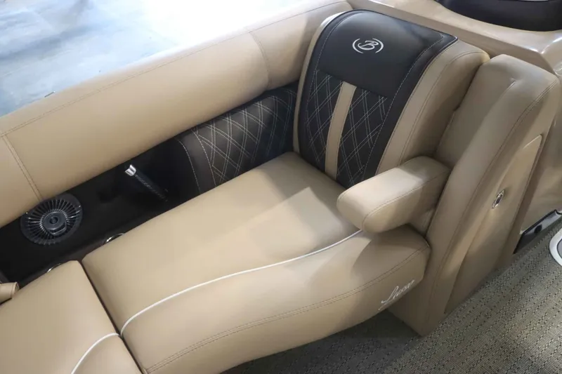 Slide: The Image of Barletta Lusso 23UC 2025 - 8