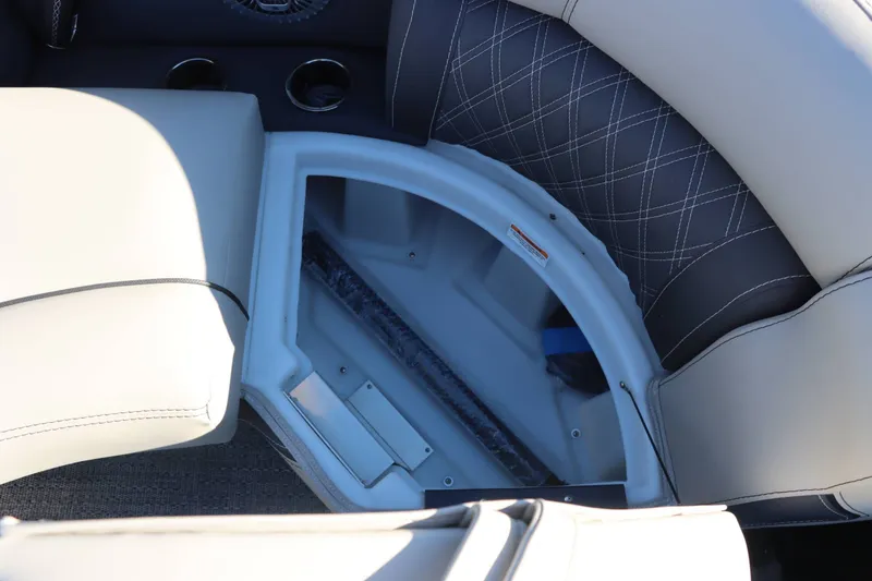 Slide: The Image of Barletta Lusso 23UA 2025 - 23