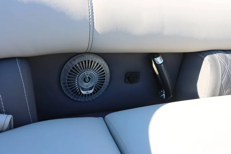 Slide: The Image of Barletta Lusso 23UA 2025 - 24