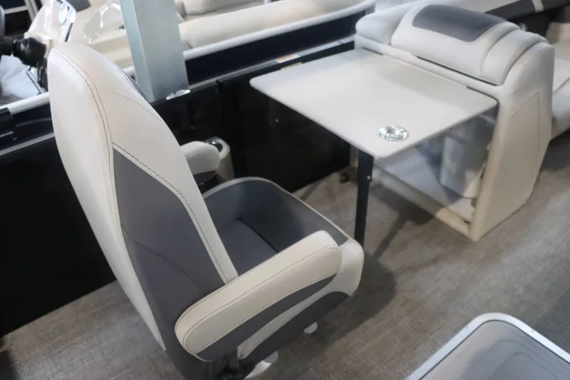 Slide: The Image of Barletta Cabrio 22UC 2025 - 12