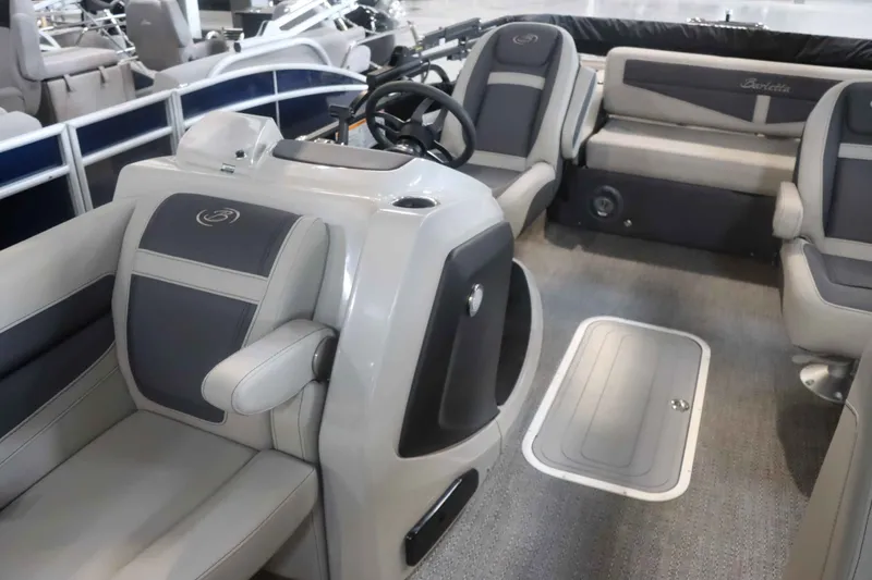 Slide: The Image of Barletta Cabrio 22UC 2025 - 13