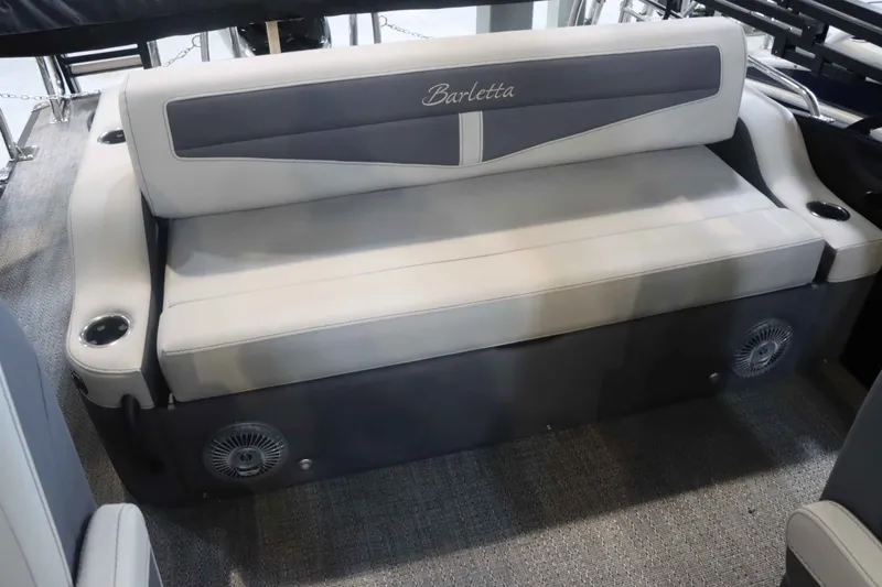 Slide: The Image of Barletta Cabrio 22UC 2025 - 15