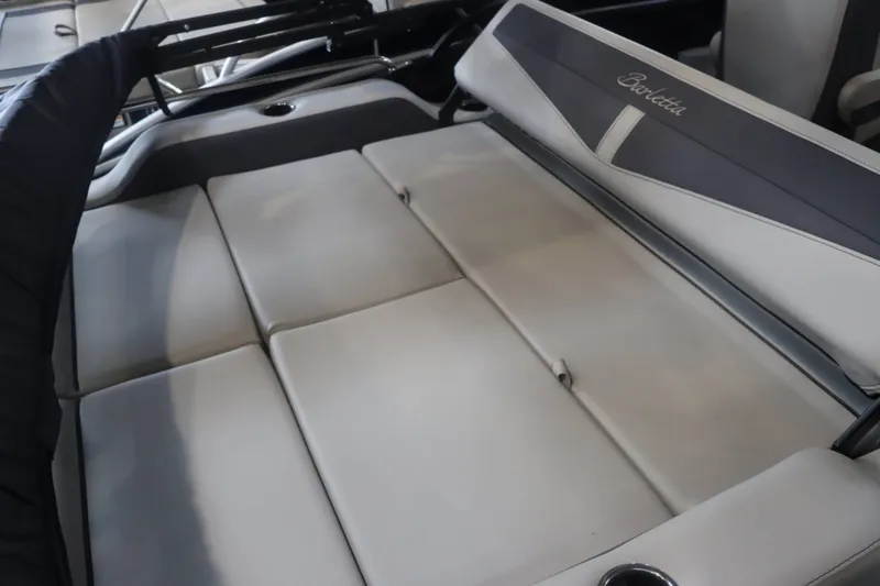 Slide: The Image of Barletta Cabrio 22UC 2025 - 19