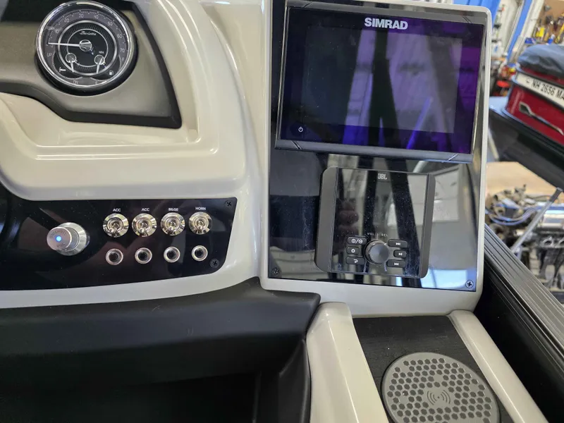 Slide: The Image of Barletta Cabrio 22QC 2025 - 10