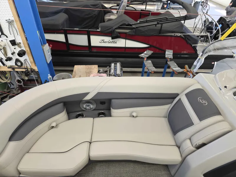 Slide: The Image of Barletta Cabrio 22QC 2025 - 5