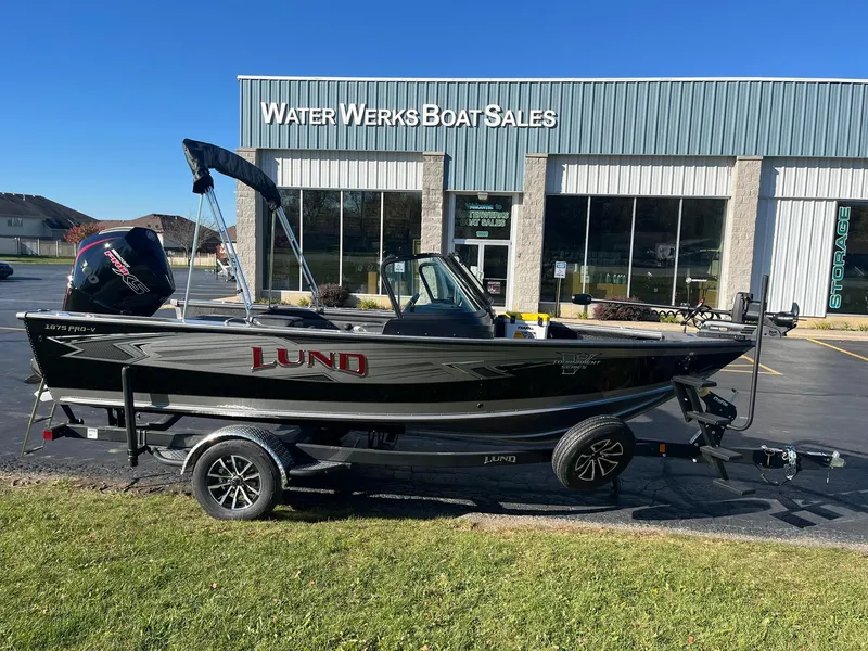 Slide: The Image of 2025 Lund 1875 Pro-V boat at Water Werks Boat Sales dealership. - 2