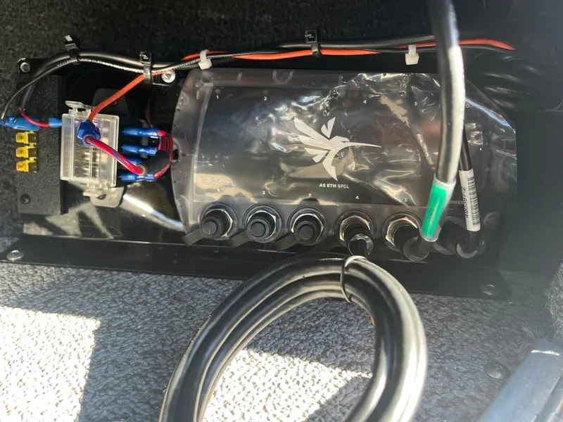 Slide: The Image of 2025 Lund 1875 Pro-V boat wiring and electrical components. - 34