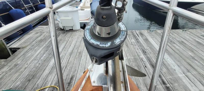 Slide: The Image of Mason 33 Sloop 1985 - 50