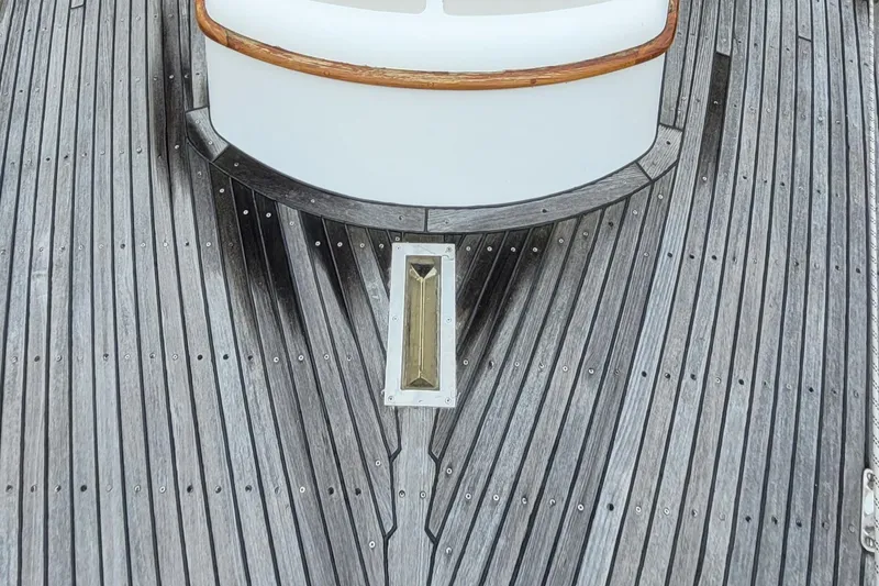 Slide: The Image of Mason 33 Sloop 1985 - 51