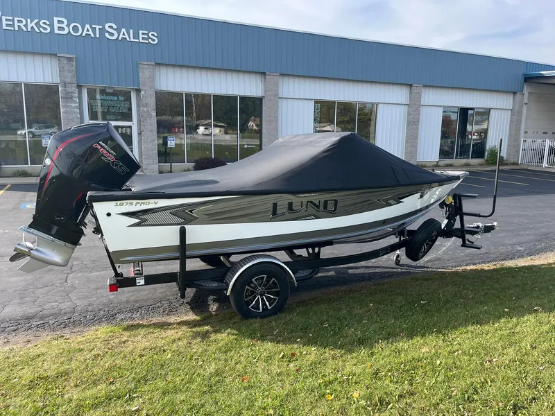 Slide: The Image of 2025 Lund 1875 Pro-V boat with cover at Berks Boat Sales dealership. - 24