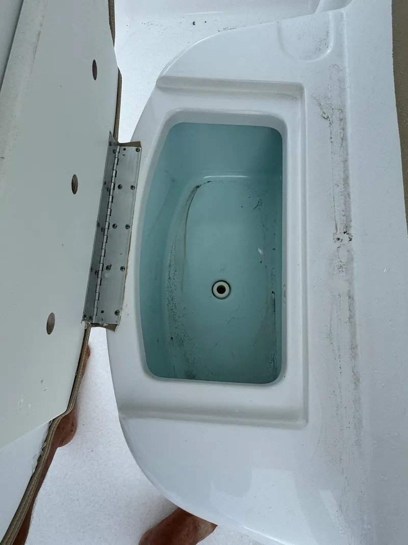 Slide: The Image of Livewell compartment on a 2017 Sportsman Masters 267 Bay Boat. - 35