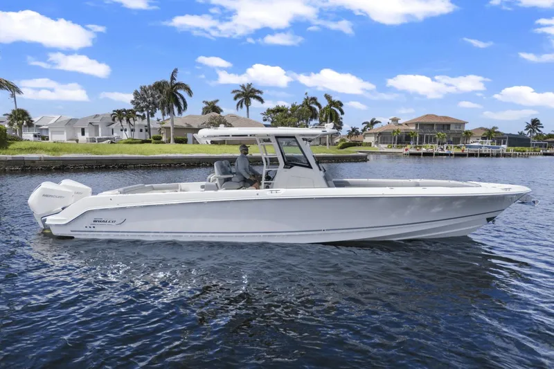 Slide: The Image of Boston Whaler 330 Outrage 2022 - 5