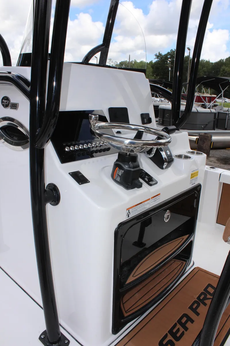 Slide: The Image of Sea Pro 250 Bay 2025 - 26