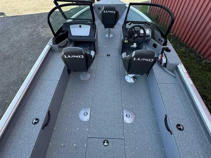 Slide: The Image of Lund 1875 Alaskan Sport 2025 - 6