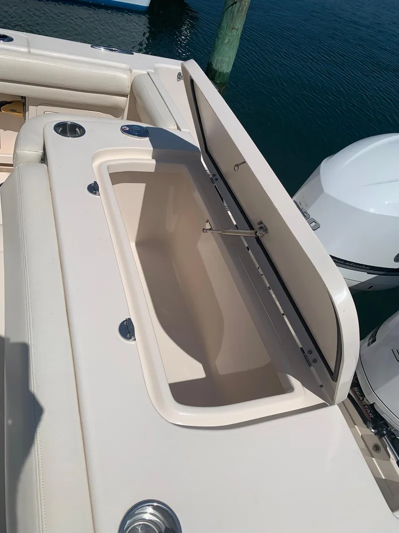 Slide: The Image of 18-Transom storage - 17